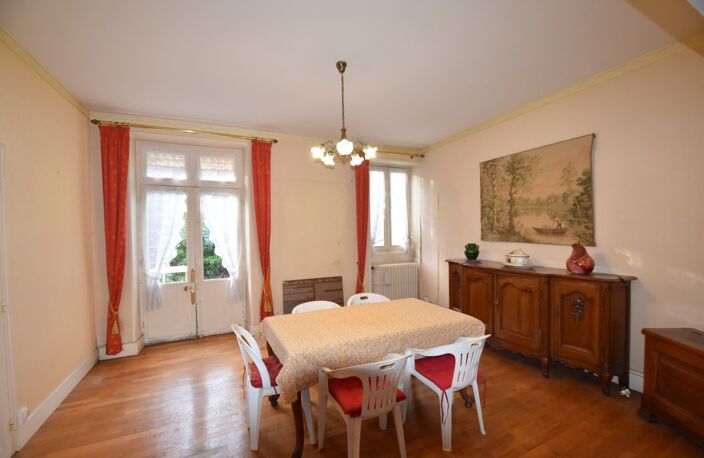 Maison à vendre 7 pièces GENELARD (71) — photo 2