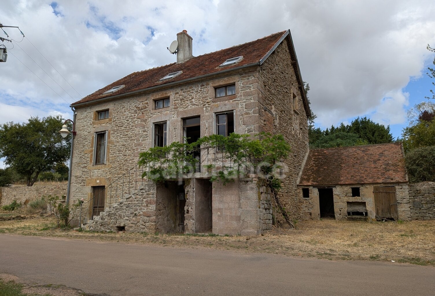 Maison de 6 pièces avec beau potentiel à MONTIGNY SAINT BARTHELEMY (21) — photo 1