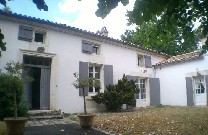 COGNAC - A Vendre Maison de Caractère SAINT BRICE — photo 2