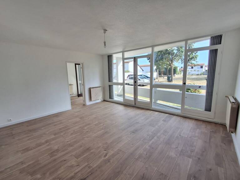 Beau T2 de 55 m² avec terrasse, lumineux et entièrement rénové à ANGLET (64) — photo 1