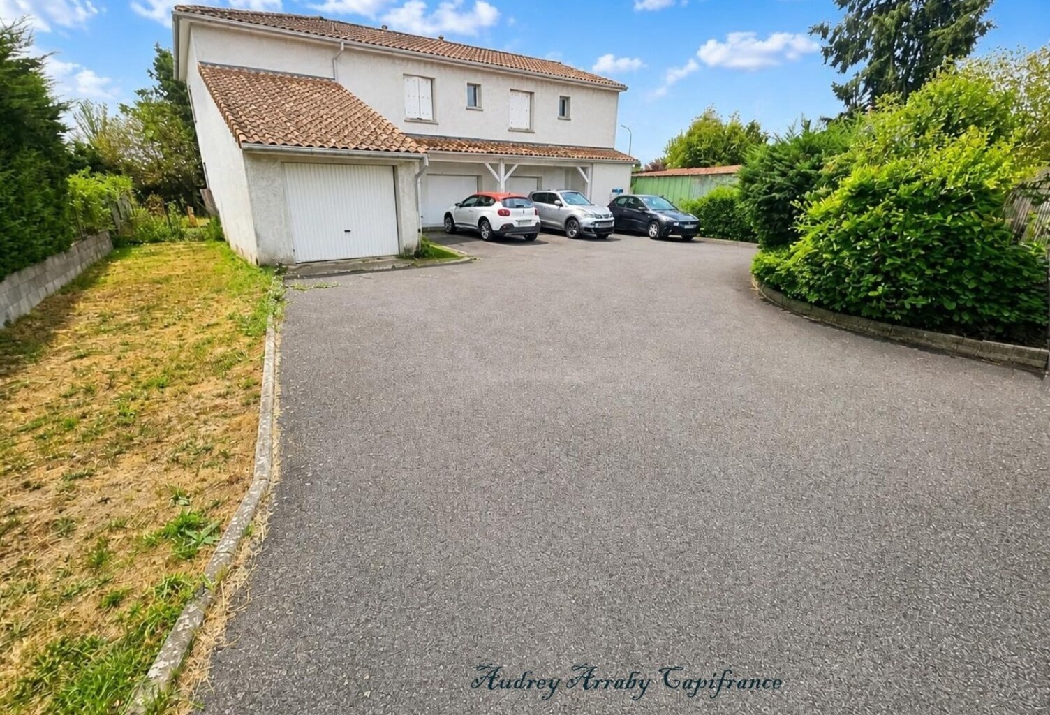 Immeuble de 3 appartements avec garages et jardins — photo 1