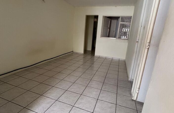 Maison à vendre 3 pièces SAINT DENIS (974) — photo 3