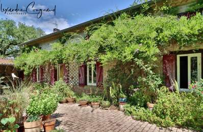 Soual (81) — Corps de ferme 187 m², 6 chambres, dépendances 440 m², terrain 9 800 m² — photo du bien
