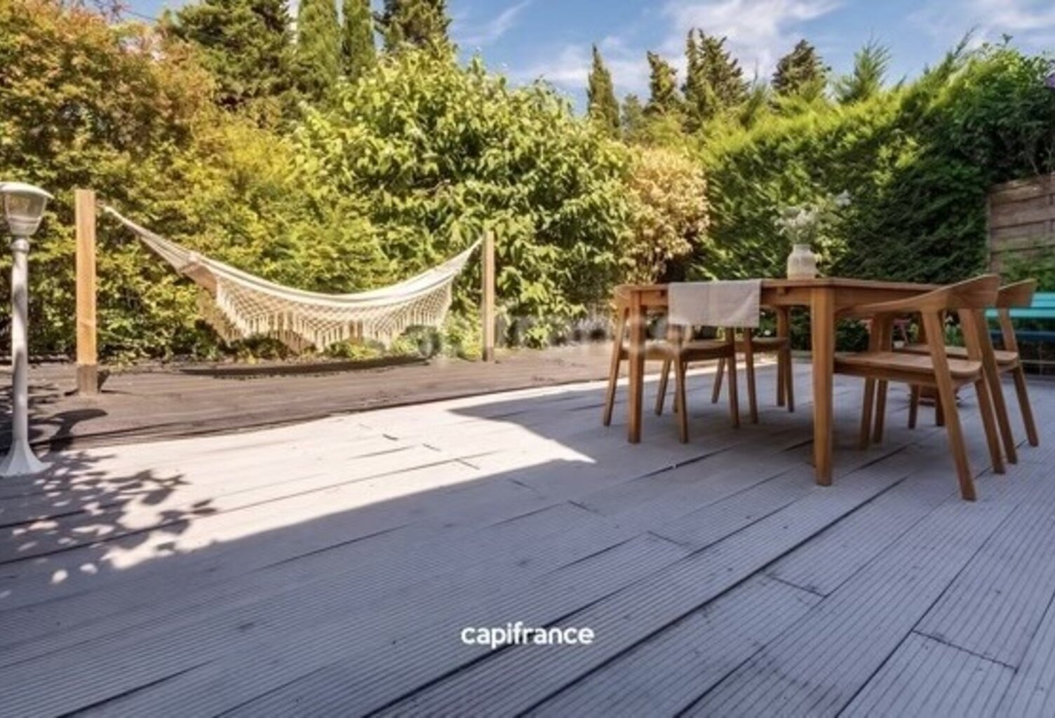 SITUÉE AU MANS PROCHE ZONE NORD - 3 CHAMBRES AVEC GARAGE ET JARDIN — photo 1