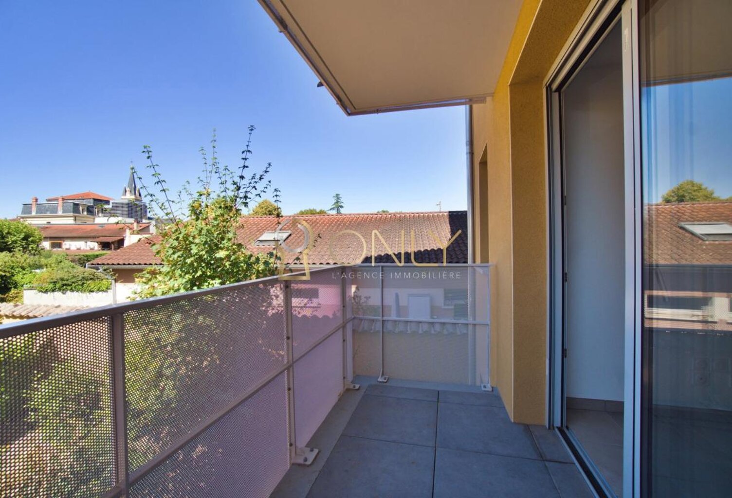 Quincieux- Appartement T2 - Centre Village — photo 1