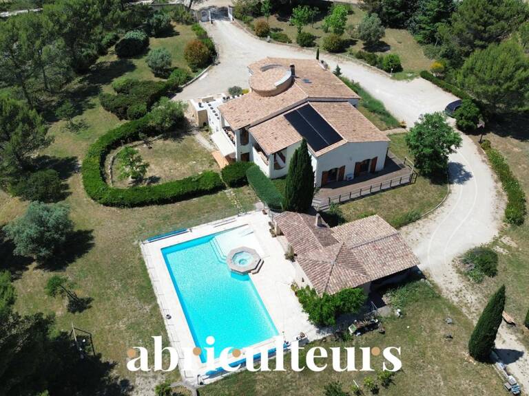Propriété de 308 m² sur 1 hectare — 8 pièces — Lambesc (13410) — photo 1