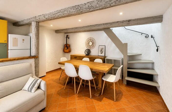 OLLIОULES – MAISON DE VILLAGE RÉNOVÉE AVEC TERRASSE TROPÉZIENNE — photo 2