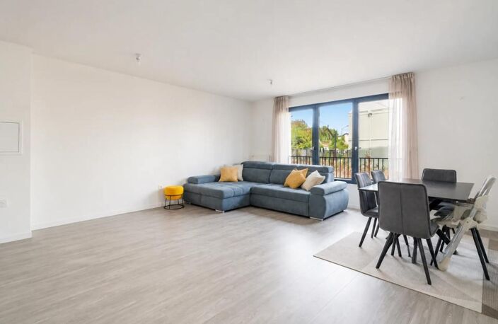 Appartement de 4 pièces de 85 m² à Stains — photo 2