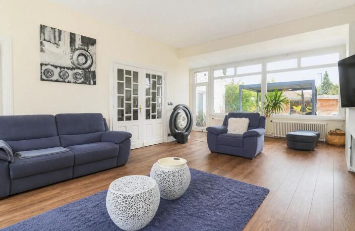 ANICHE - MAISON DE MAÎTRE DE 237 M² AVEC PISCINE, SPA & SAUNA — photo 3