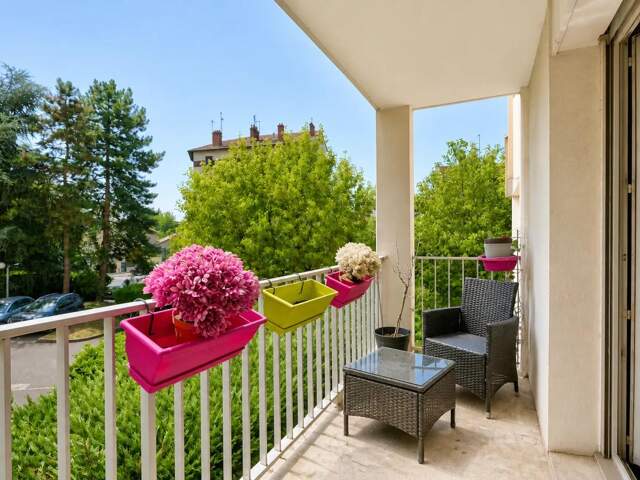 Appartement de 4 pièces de 98 m² à Villeurbanne — photo du bien