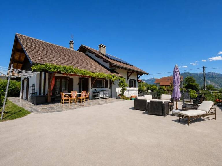 Maison de 8 pièces de 145 m² à Vinzier — photo 1