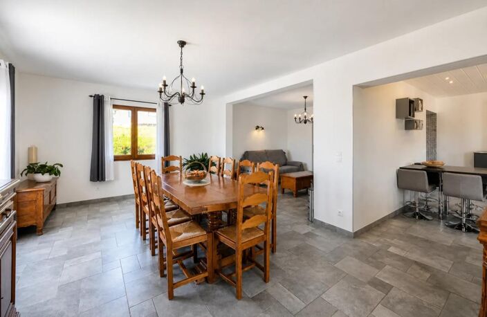 Maison de 8 pièces de 145 m² à Vinzier — photo 2
