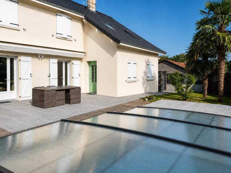 Maison de 7 pièces de 221 m² à Saint-Mathieu — photo 1