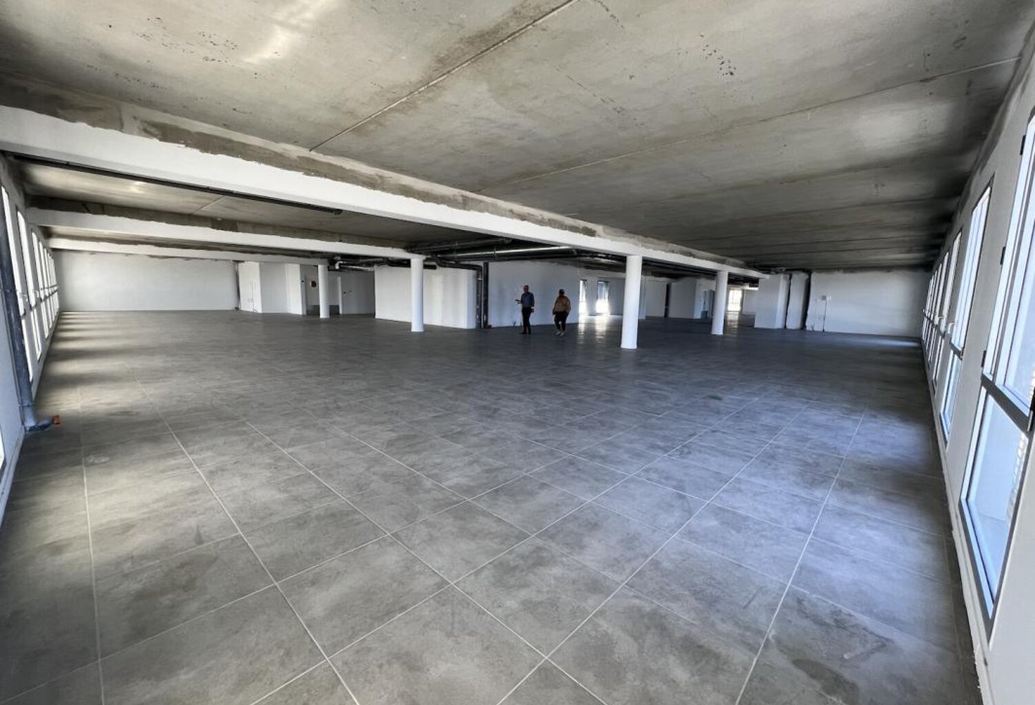 PLATEAU DE 1106m² DIVISIBLE — photo 1