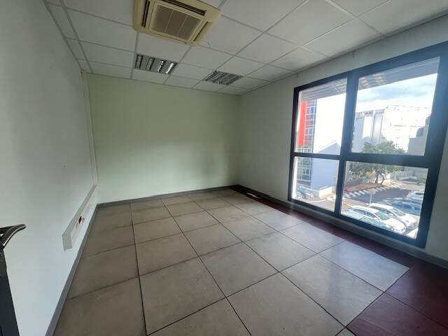 BUREAU DE 225 m² Saint-Denis — photo du bien