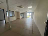 BUREAU DE 225 m² Saint-Denis — photo 2