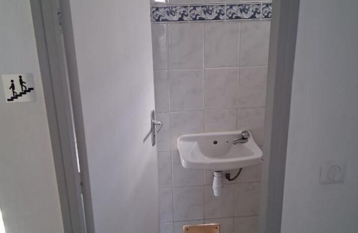 Bien Commercial à Louer — photo 4
