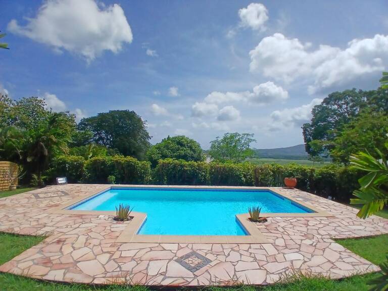 Maison T4 avec piscine à louer — photo 1