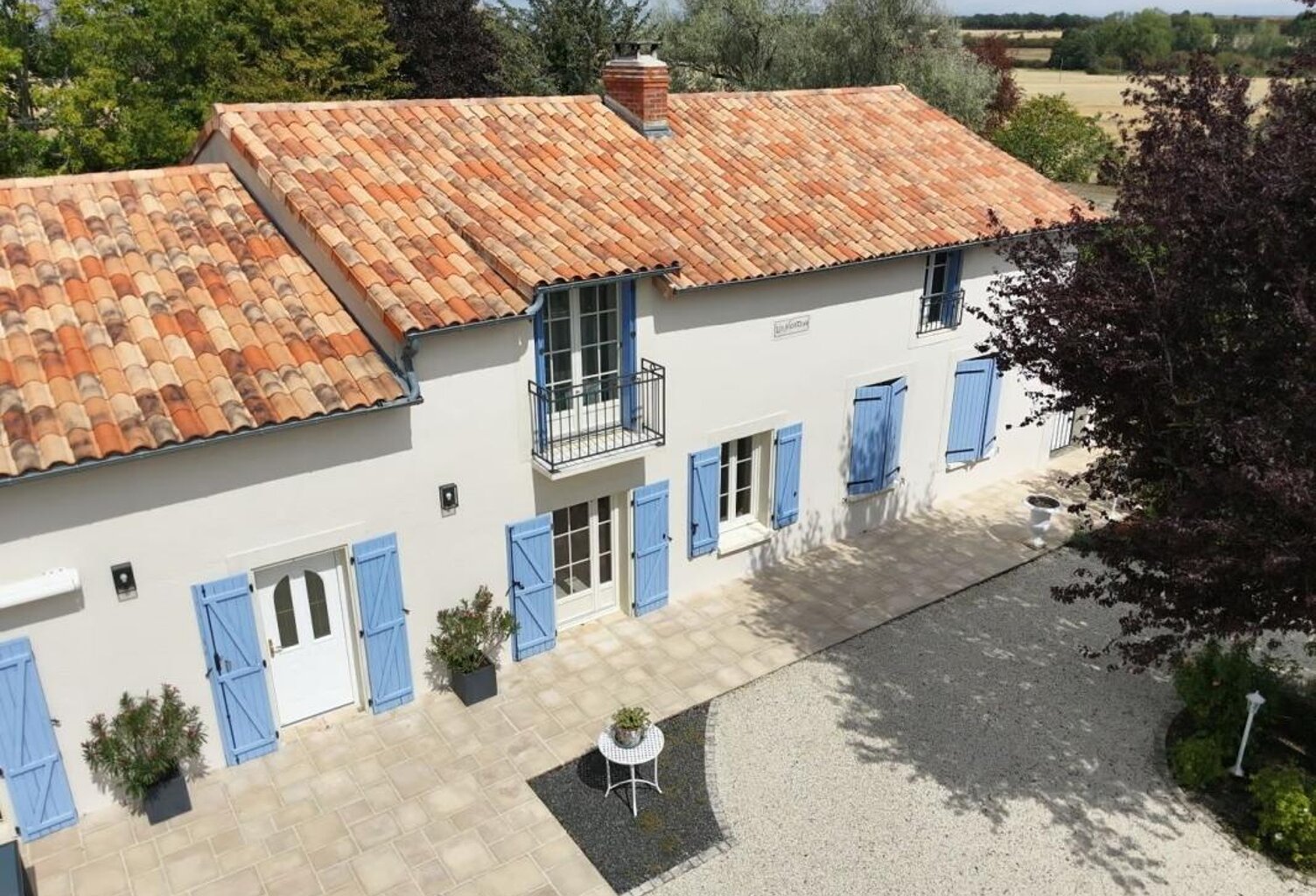 Longère rénovée de 4 chambres, dépendances et grand jardin — photo 1