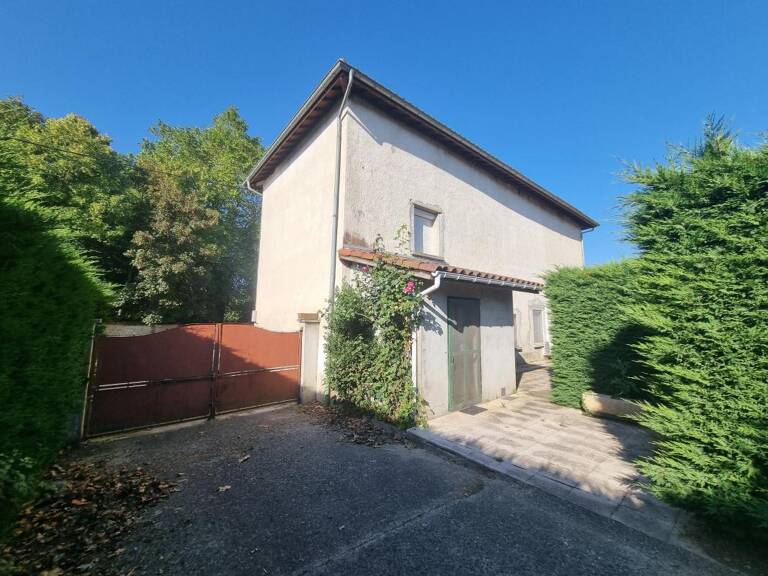 Maison mitoyenne à Chatonnay – À rénover ou clé en main selon votre projet — photo 1
