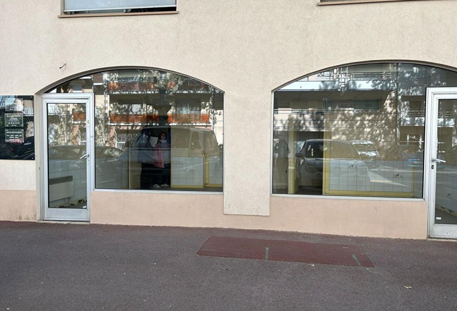 À louer - locaux commerciaux d'environ 40 m² à Arcachon — photo 1