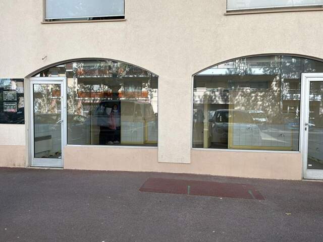 À louer - locaux commerciaux d'environ 40 m² à Arcachon — photo du bien