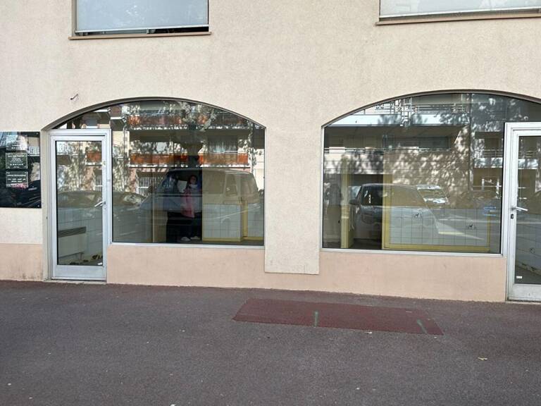 À louer - locaux commerciaux d'environ 40 m² à Arcachon — photo 1