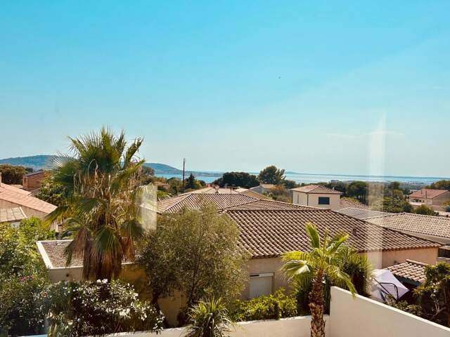 Exclusivité ORPI : Villa de Prestige avec Vue Panoramique — photo du bien