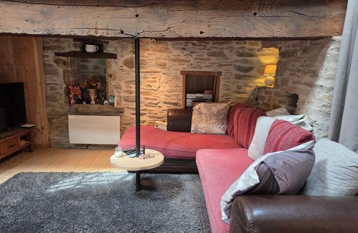 Mas de caractère en schiste – 211 m² habitables – 180 m² de surfaces annexes — photo 4