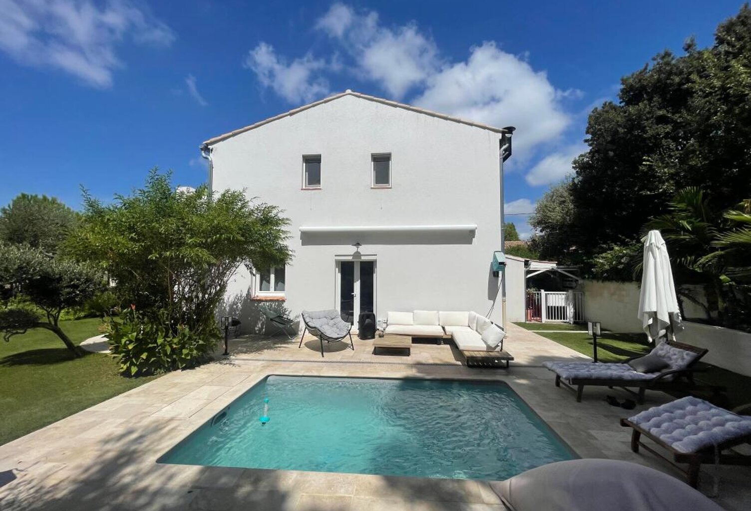 A VENDRE LA SEYNE SUR MER 83500 QUARTIER SUD TRES BELLE VILLA AVEC PISCINE 4 CHAMBRES — photo 1