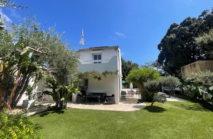 A VENDRE LA SEYNE SUR MER 83500 QUARTIER SUD TRES BELLE VILLA AVEC PISCINE 4 CHAMBRES — photo 4
