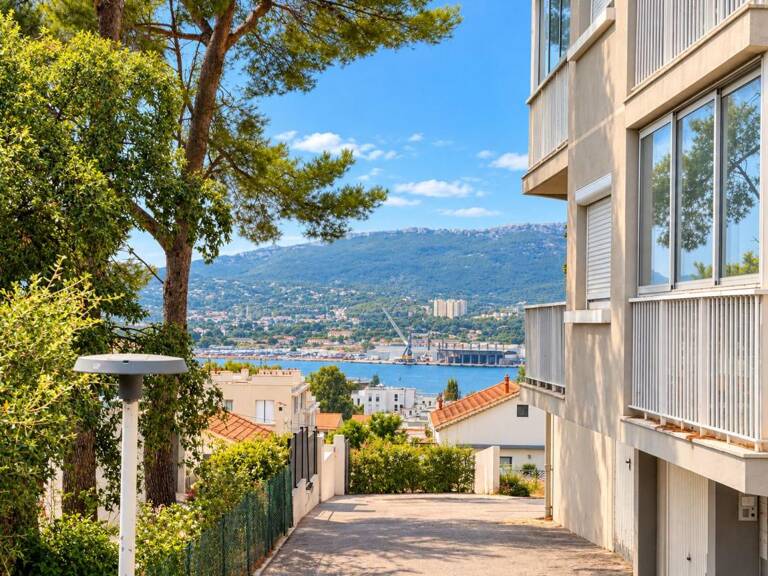 LA SEYNE-SUR-MER – BEAU 3 PIÈCES TRAVERSANT AU CALME, ENVIRONNEMENT PINÈDE — photo 1