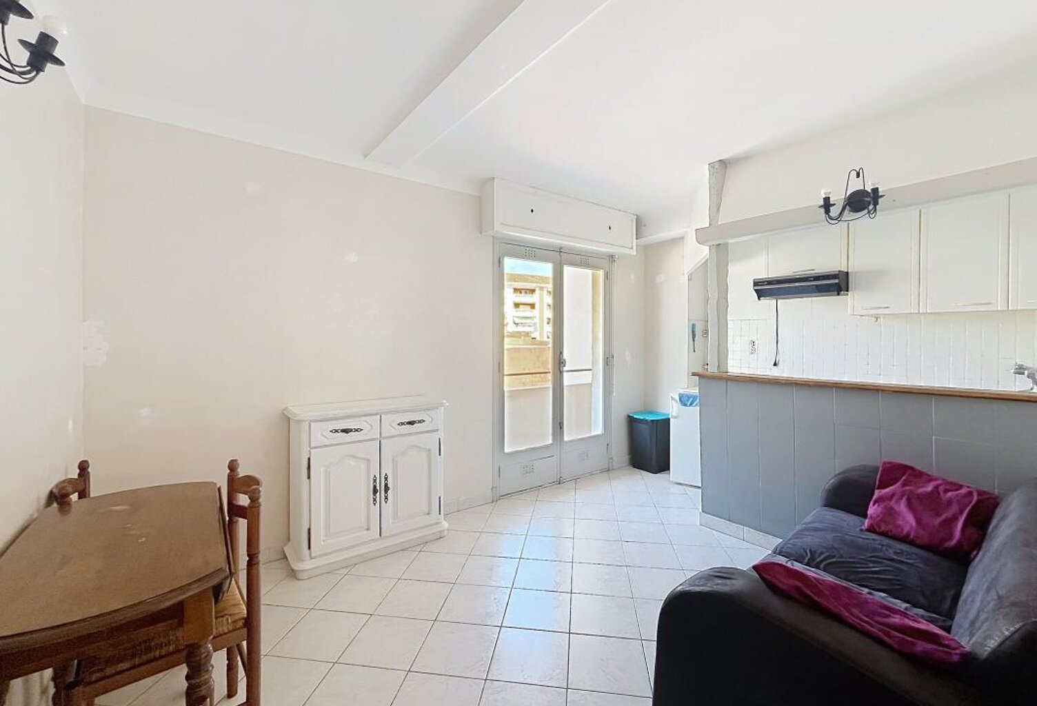 Appartement À Vendre CENTRE VILLE SAINT RAPHAEL — photo 1