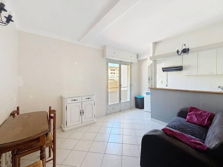 Appartement À Vendre CENTRE VILLE SAINT RAPHAEL — photo 1