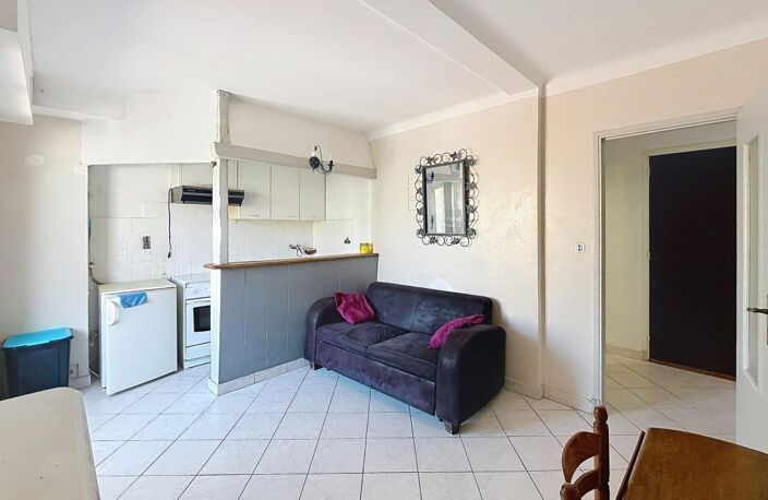 Appartement À Vendre CENTRE VILLE SAINT RAPHAEL — photo 2