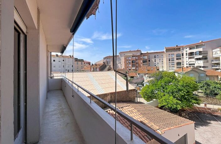 Appartement À Vendre CENTRE VILLE SAINT RAPHAEL — photo 3