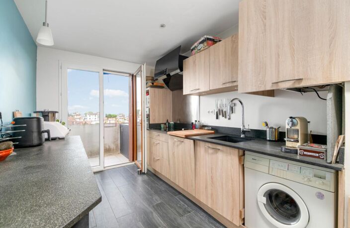 Toulouse, coeur Guilhemery, Appartement de type 3, traversant, dernier étage avec double balcons, cellier et parking — photo 3