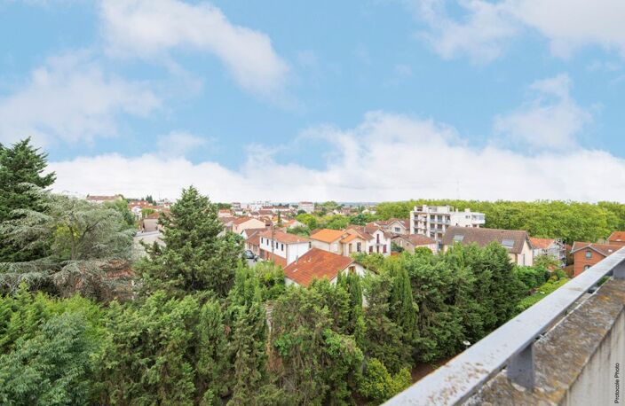 Toulouse, coeur Guilhemery, Appartement de type 3, traversant, dernier étage avec double balcons, cellier et parking — photo 4
