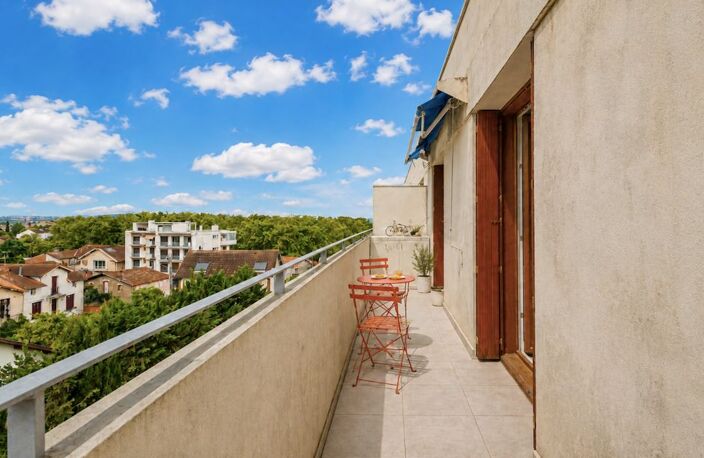 Toulouse, coeur Guilhemery, Appartement de type 3, traversant, dernier étage avec double balcons, cellier et parking — photo 2