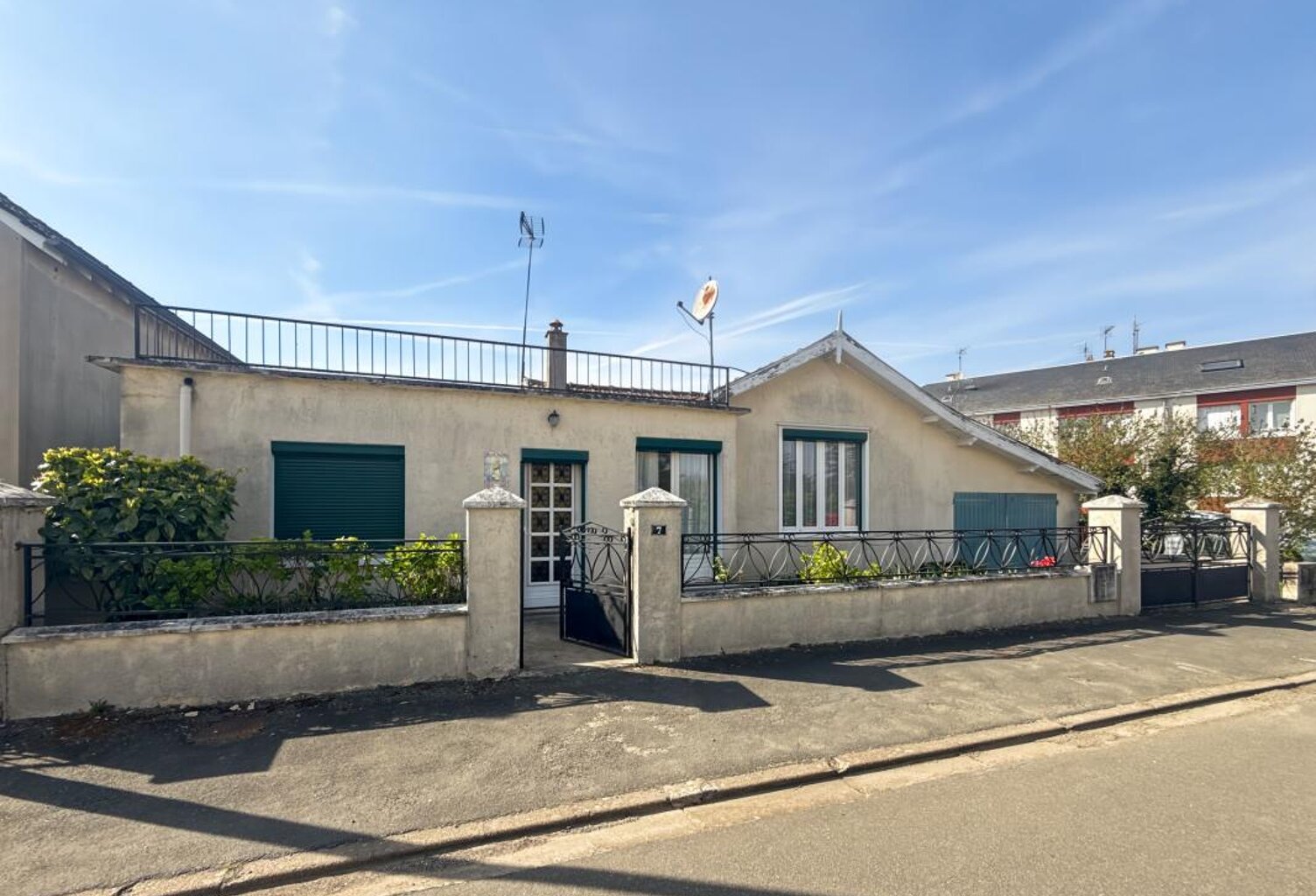   À VENDRE – Maison à rénover avec fort potentiel  ✨ — photo 1