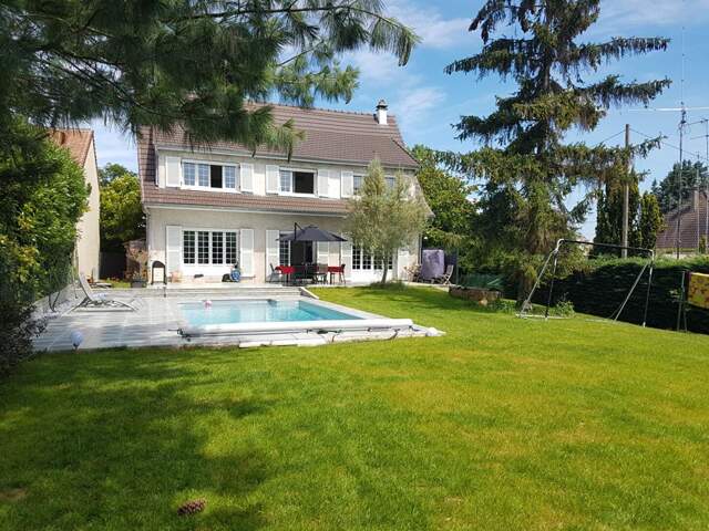 YERRES, belle maison familiale de 205 m² avec piscine, terrain plein sud et  sous sol total — photo du bien