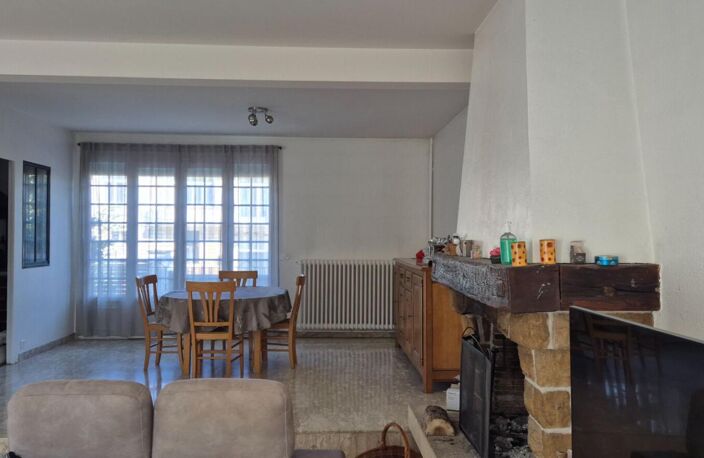 YERRES, belle maison familiale de 205 m² avec piscine, terrain plein sud et  sous sol total — photo 4