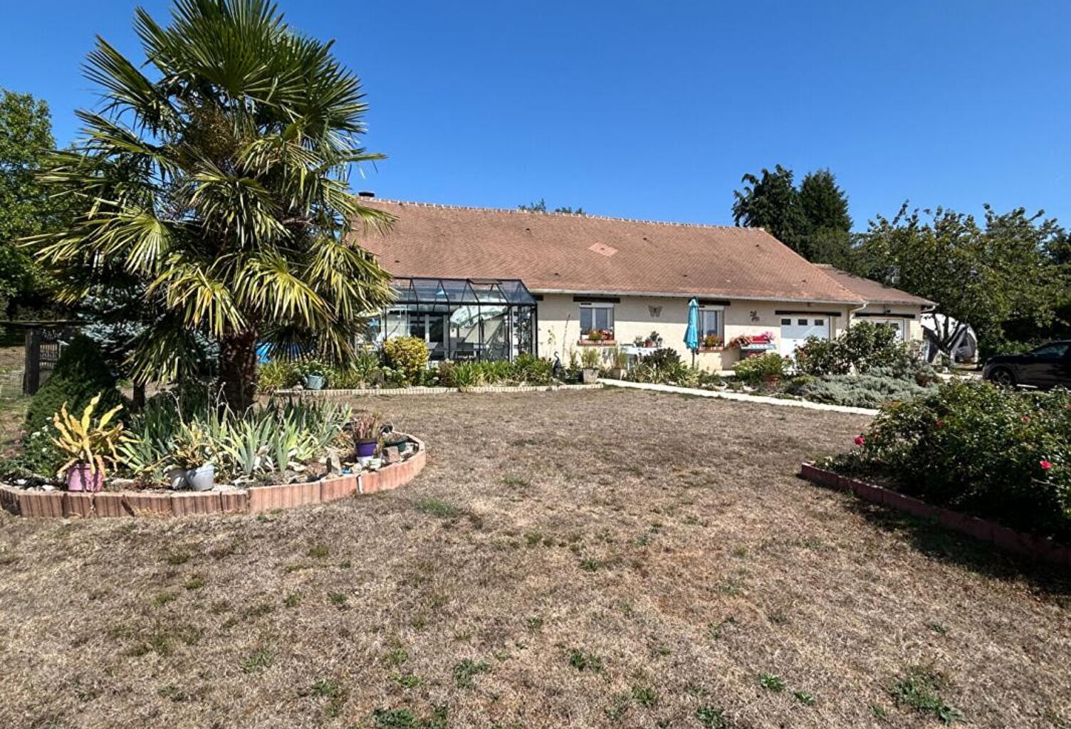 14290 Maison 200 m²  4 chambres garage double 329900 Euros — photo 1