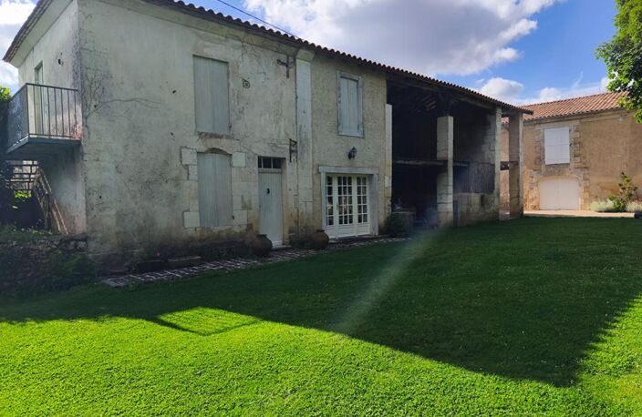 Très bel ensemble en pierre, maison d'habitation, gîte indépendant, granges, dépendances, piscine, parc clôt arboré — photo 3