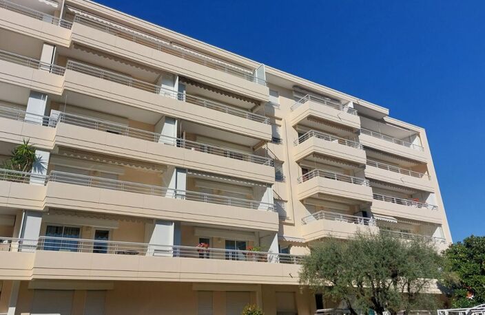 CANNES proche Croisette, Hôtel Martinez et Rue d'Antibes — photo 2