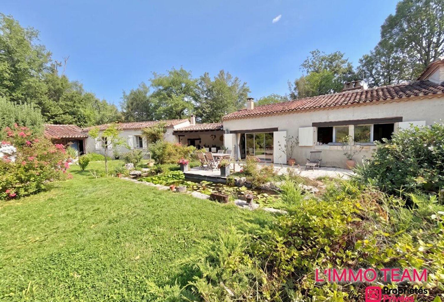 Maison de plain-pied sur 1.6Ha, avec piscine et ateliers — photo 1