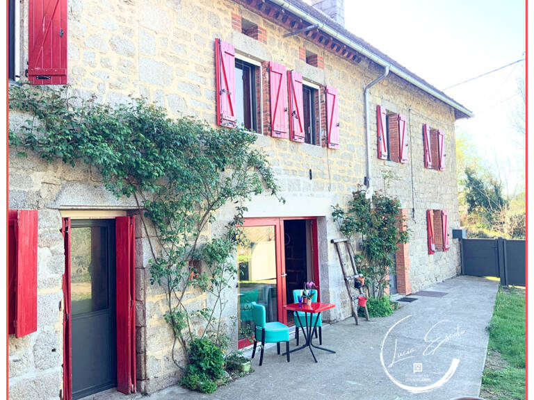 Maison de caractère de 159 m² avec 8 035 m² de terrain boisé, à proximité d'Aubusson — photo 1