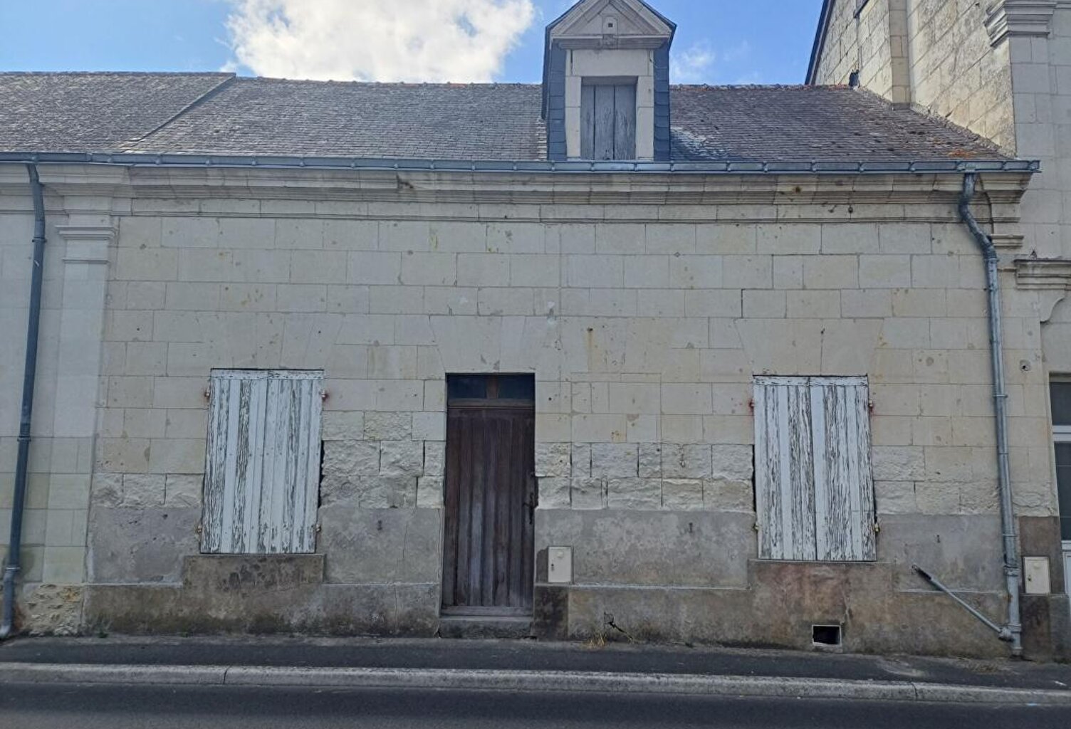 Maison de Bourg à rénover - VERNOIL LE FOURRIER (49390) — photo 1