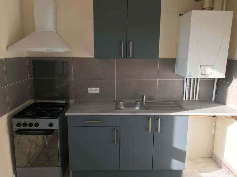 ROANNE - APPARTEMENT T2 INVESTISSEMENT LOCATIF — photo 1