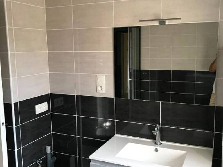 ROANNE - APPARTEMENT T2  (INVESTISSEMENT LOCATIF) — photo 1